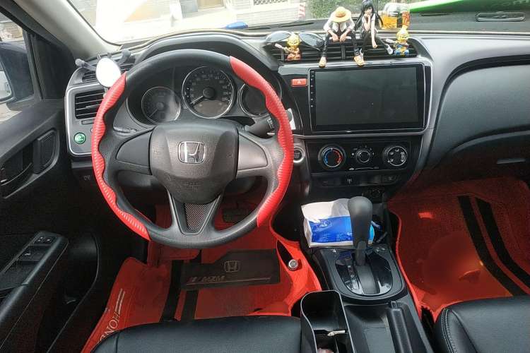 Used Honda City 2018 1.5L CVT Dynamic Edition Center Console