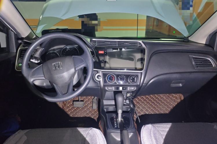 Used Honda City 2018 1.5L CVT Dynamic Edition Center Console