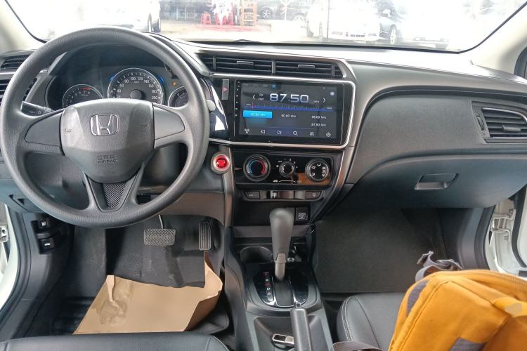 Used Honda City 2018 1.5L CVT Dynamic Edition Center Console