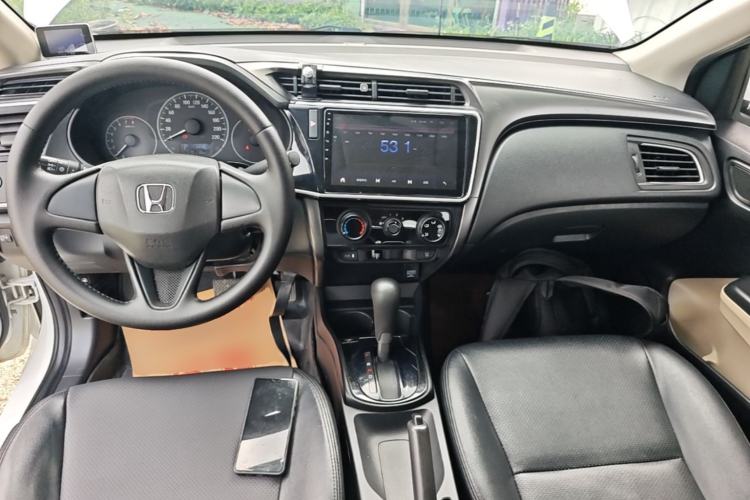 Used Honda City 2018 1.5L CVT Comfort Version Center Console