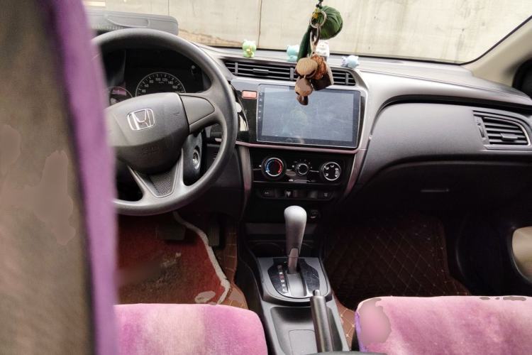 Used Honda City 2018 1.5L CVT Comfort Version Center Console