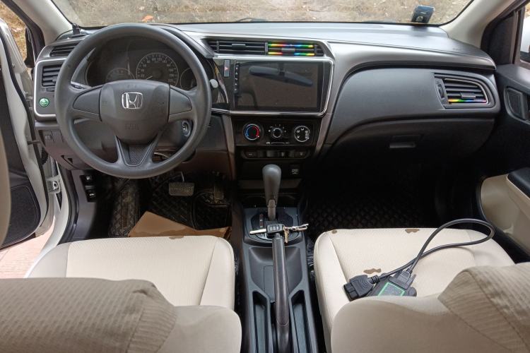 Used Honda City 2018 1.5L CVT Comfort Version Center Console