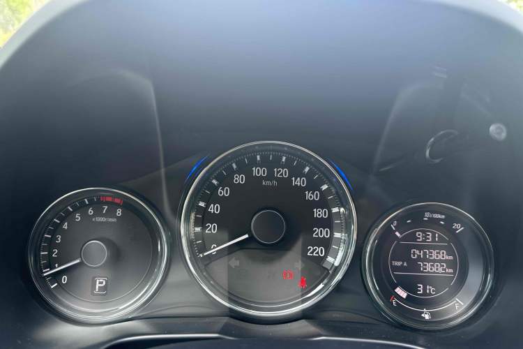 Used Honda City 2018 1.5L CVT Dynamic Edition Odometer Close Up