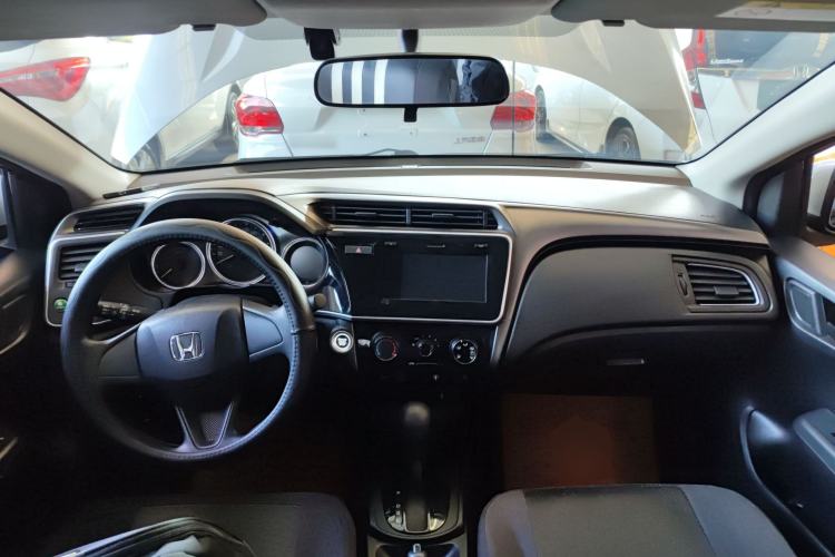 Used Honda City 2019 1.5L CVT Dynamic Edition Center Console