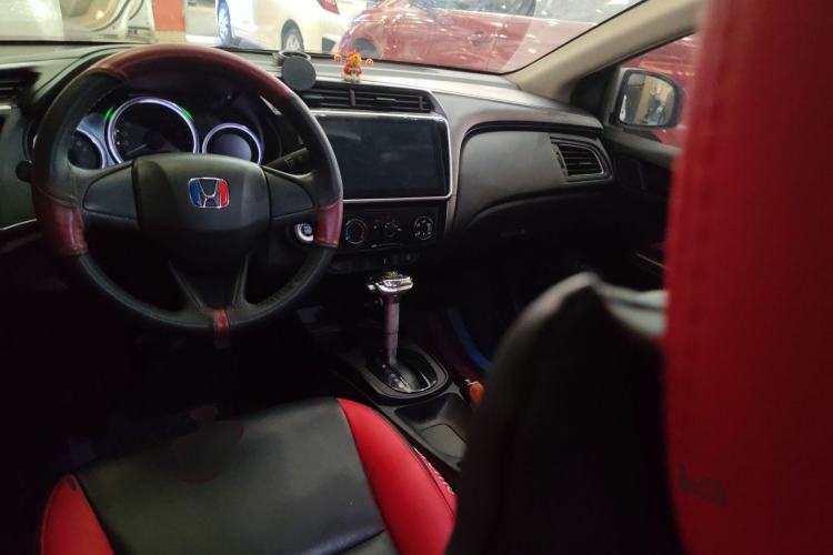 Used Honda City 2019 1.5L CVT Dynamic Edition Center Console