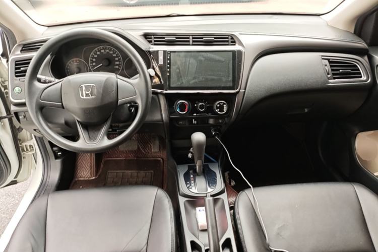 Used Honda City 2019 1.5L CVT Comfort Version Center Console