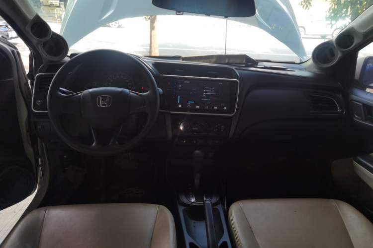Used Honda City 2019 1.5L CVT Comfort Version Center Console