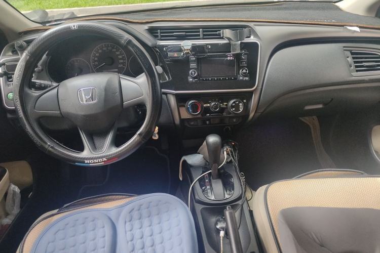 Used Honda City 2019 1.5L CVT Comfort Version Center Console