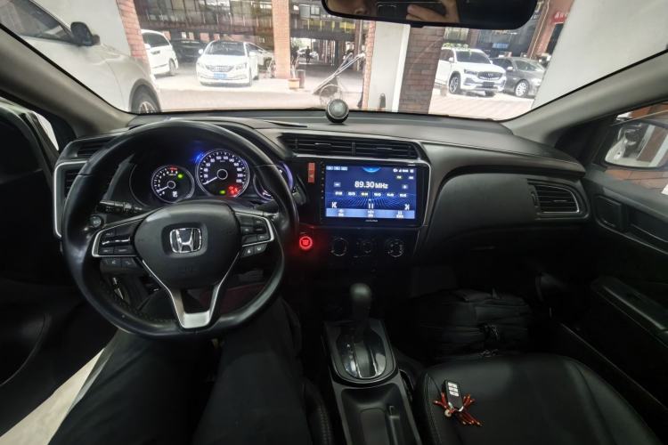 Used Honda City 2019 1.5L CVT Dynamic Edition Center Console