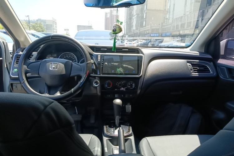Used Honda City 2019 1.5L CVT Dynamic Edition Center Console