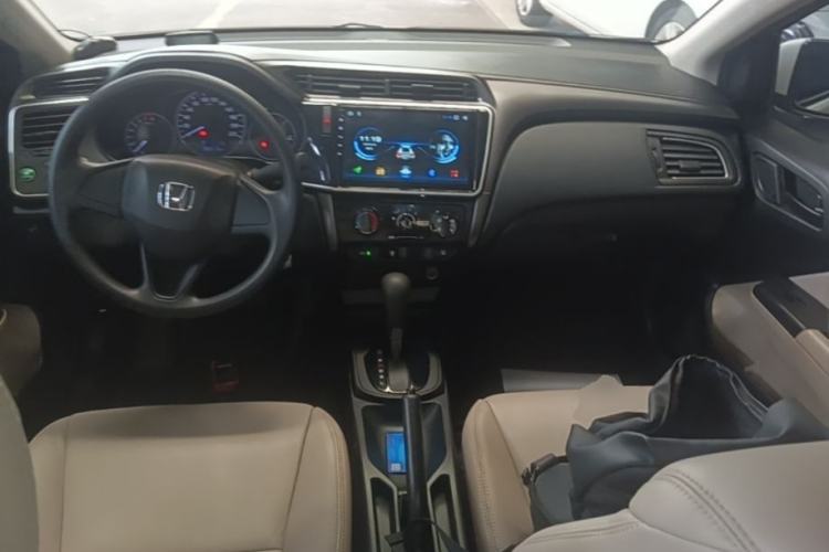 Used Honda City 2019 1.5L CVT Comfort Version Center Console