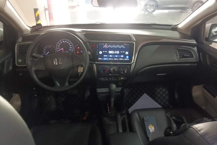 Used Honda City 2019 1.5L CVT Comfort Version Center Console