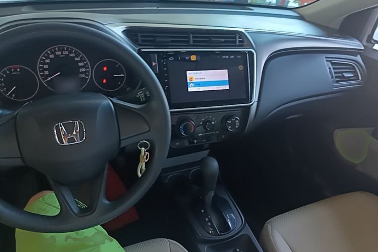 Used Honda City 2019 1.5L CVT Comfort Version Center Console