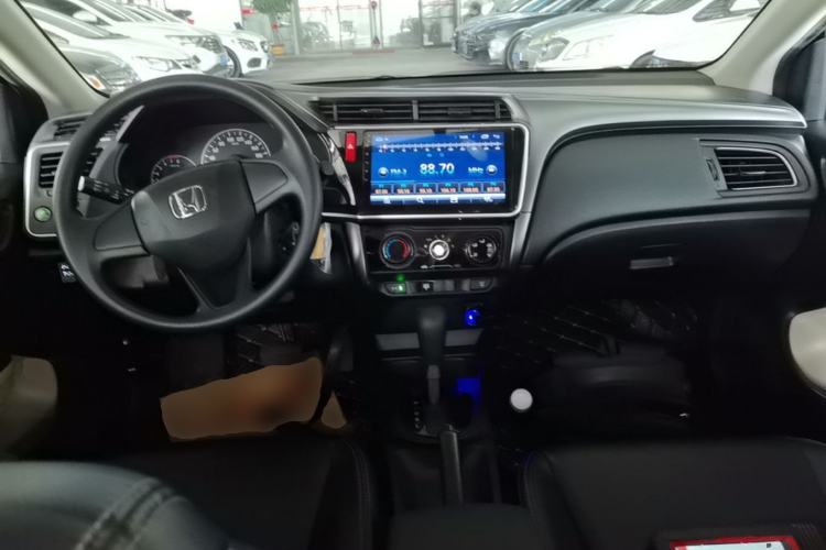 Used Honda City 2019 1.5L CVT Comfort Version Center Console