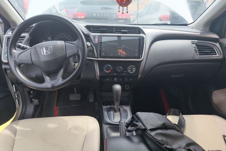 Used Honda City 2019 1.5L CVT Comfort Version Center Console