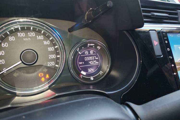Used Honda City 2019 1.5L CVT Dynamic Edition Odometer Close Up