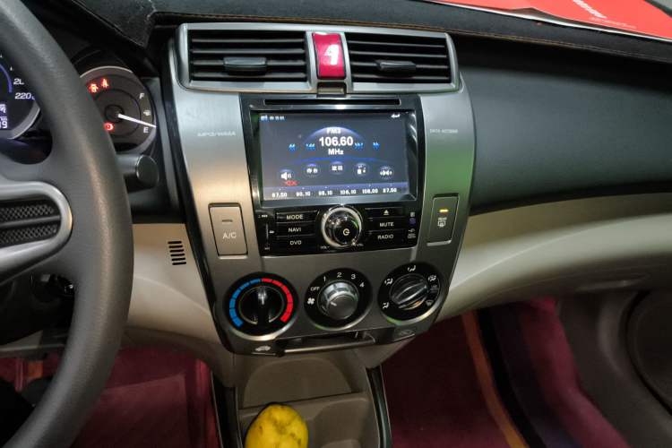 Used Honda City Classic 2012 1.5L manual Comfort version Audio And AC Panel