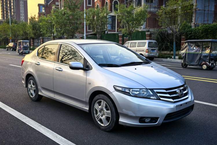 Used Honda City Classic 2012 1.5L manual Comfort version Exterior 2