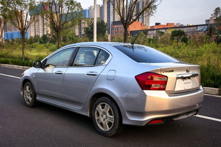 Used Honda City Classic 2012 1.5L manual Comfort version Exterior 3