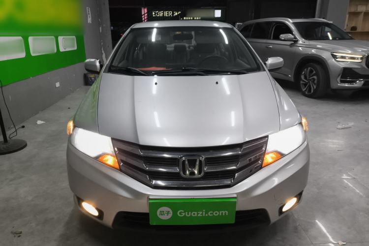 Used Honda City Classic 2012 1.5L manual Comfort version Front