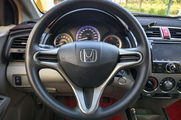 Used Honda City Classic 2012 1.5L manual Comfort version Interior 2