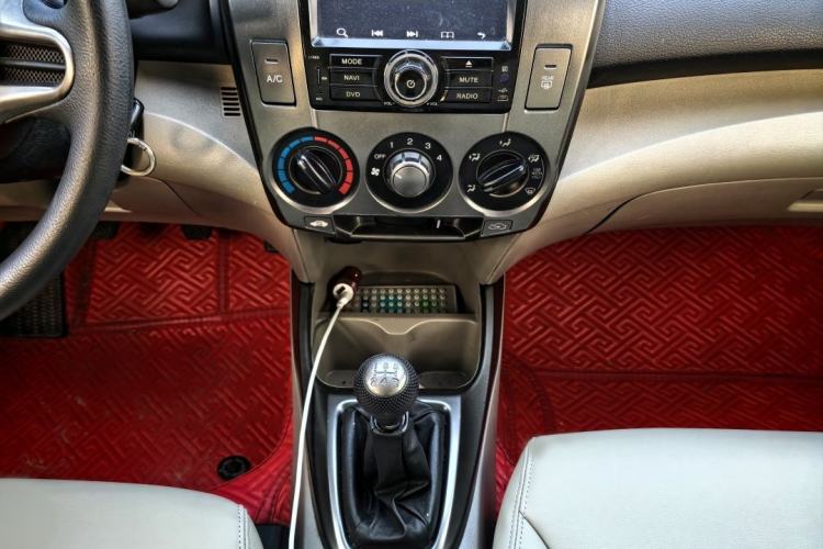 Used Honda City Classic 2012 1.5L manual Comfort version Interior 3
