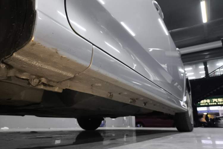 Used Honda City Classic 2012 1.5L manual Comfort version Left Side Sill