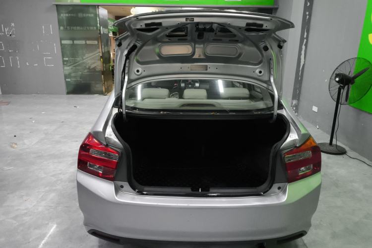 Used Honda City Classic 2012 1.5L manual Comfort version Trunk