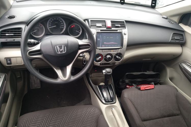 Used Honda City Classic 2012 1.5L Automatic Elite Edition Center Console