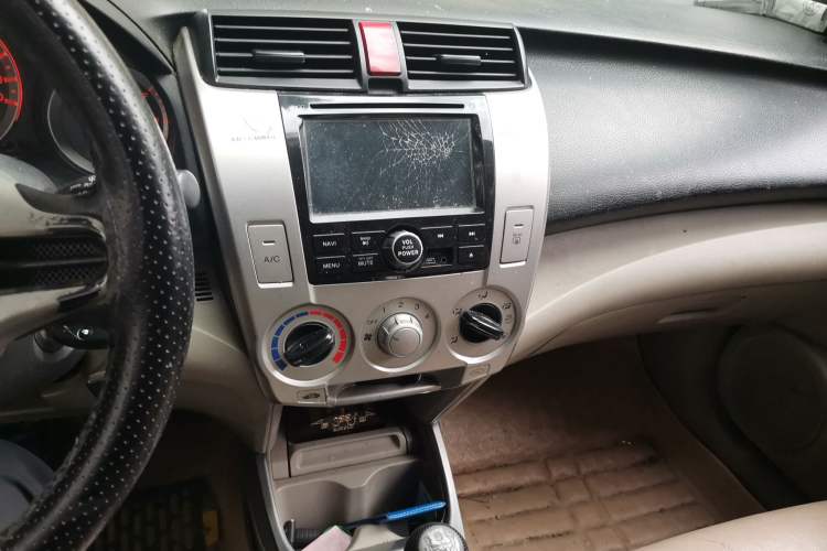 Used Honda City Classic 2008 1.5L manual Elite Edition Audio And AC Panel
