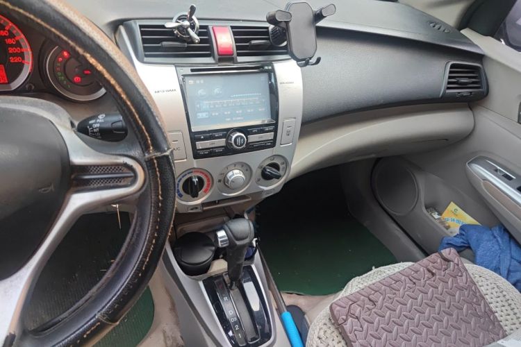 Used Honda City Classic 2008 1.5L Automatic Elite Edition Audio And AC Panel