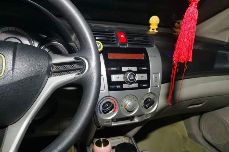 Used Honda City Classic 2008 1.5L manual Elite Edition Audio And AC Panel