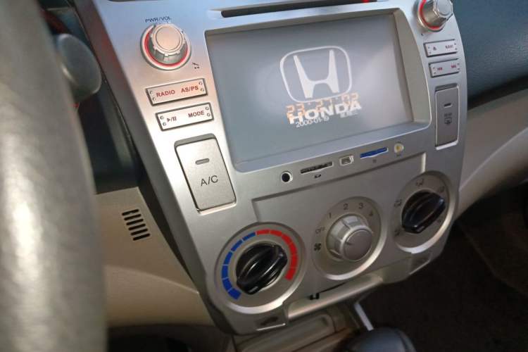 Used Honda City Classic 2008 1.5L Automatic Elite Edition Audio And AC Panel