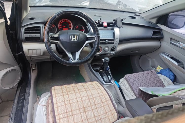 Used Honda City Classic 2008 1.5L Automatic Elite Edition Center Console