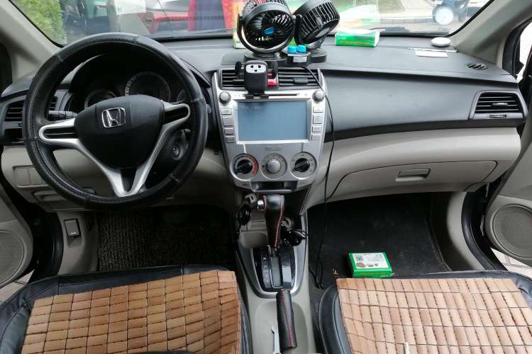 Used Honda City Classic 2008 1.5L Automatic Elite Edition Center Console