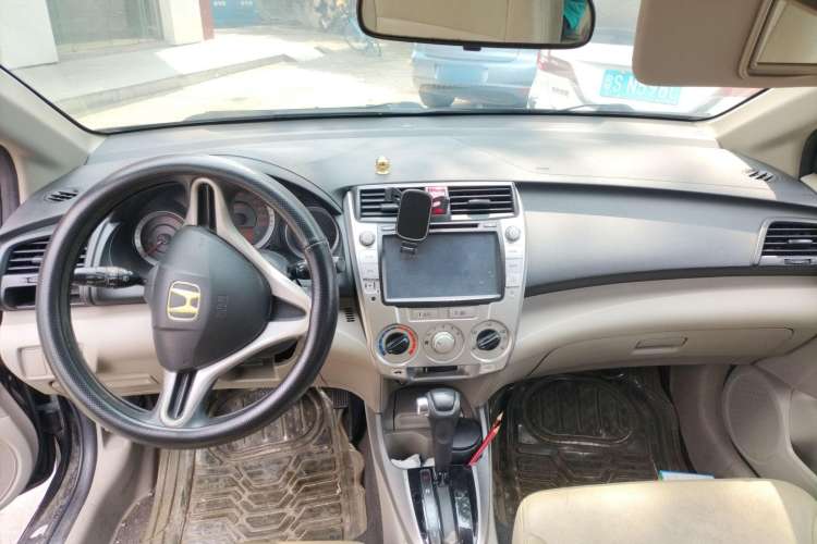 Used Honda City Classic 2008 1.5L Automatic Elite Edition Center Console