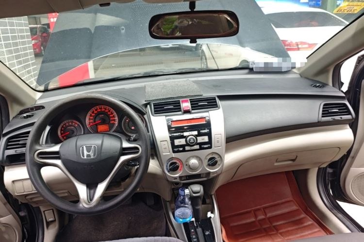 Used Honda City Classic 2008 1.5L Automatic Elite Edition Center Console
