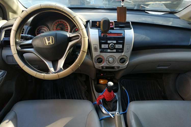 Used Honda City Classic 2008 1.5L manual Elite Edition Center Console