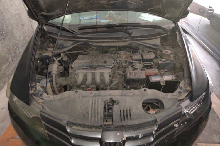 Used Honda City Classic 2008 1.5L manual Elite Edition Engine Bay