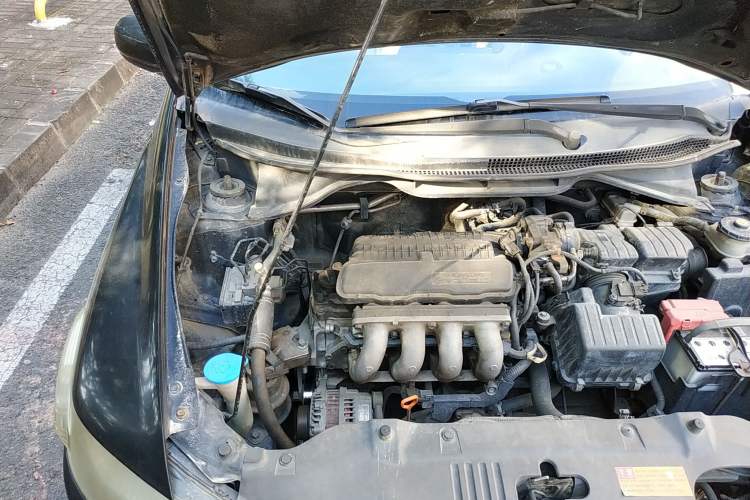 Used Honda City Classic 2008 1.5L manual Elite Edition Engine Bay Right