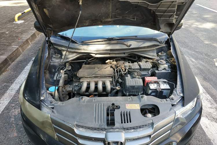 Used Honda City Classic 2008 1.5L manual Elite Edition Engine Bay