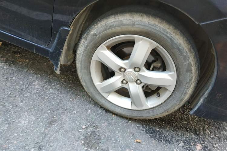 Used Honda City Classic 2008 1.5L manual Elite Edition Right Front Wheel Hub