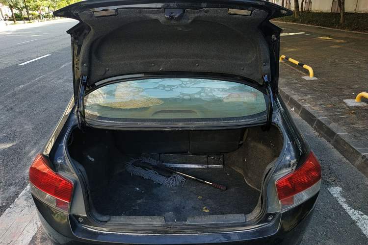 Used Honda City Classic 2008 1.5L manual Elite Edition Trunk