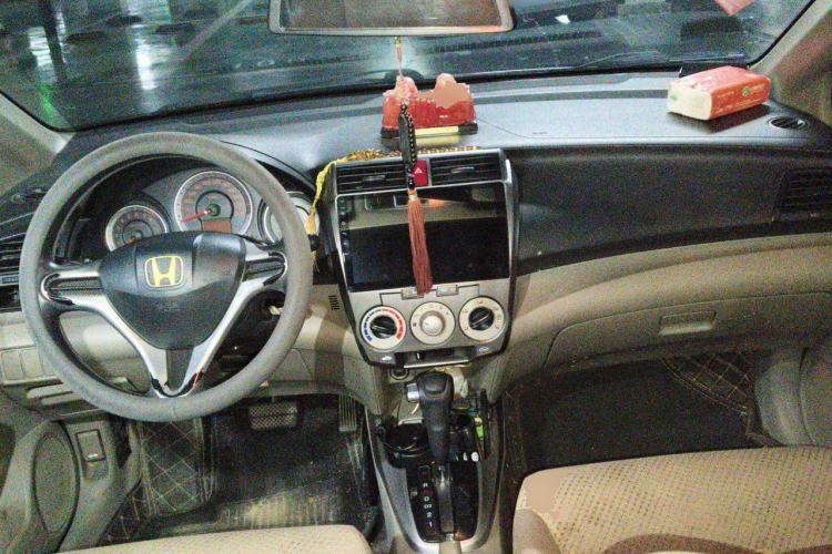 Used Honda City Classic 2008 1.5L Automatic Elite Edition Center Console