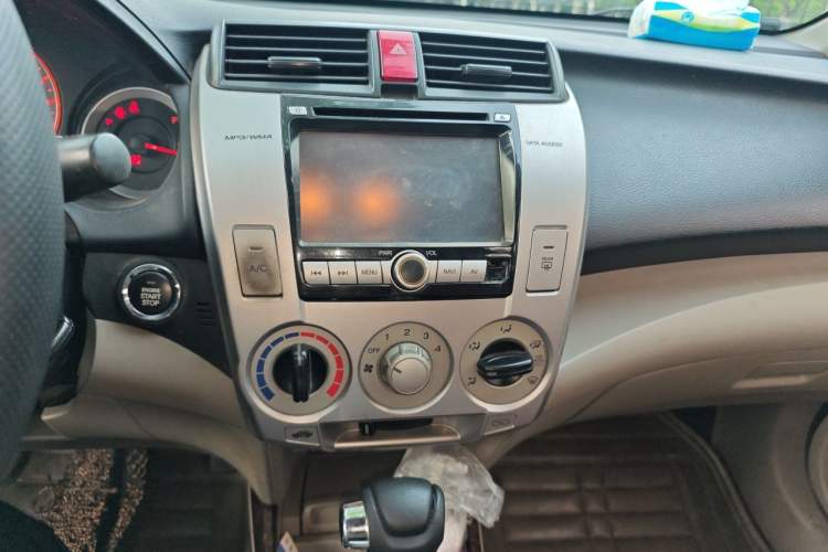 Used Honda City Classic 2008 1.5L Automatic Elite Edition Audio And AC Panel