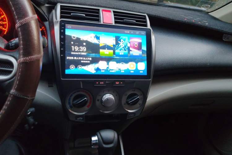 Used Honda City Classic 2008 1.5L Automatic Elite Edition Audio And AC Panel