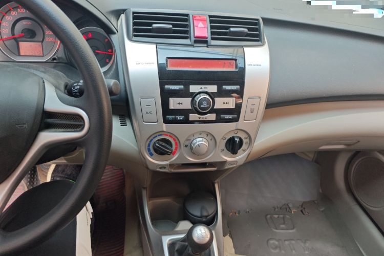 Used Honda City Classic 2008 1.5L manual comfort version Audio And AC Panel