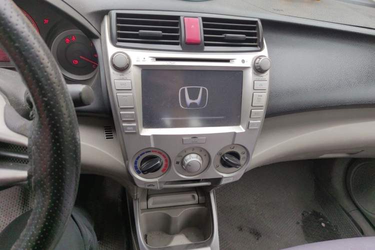 Used Honda City Classic 2008 1.5L manual Elite Edition Audio And AC Panel