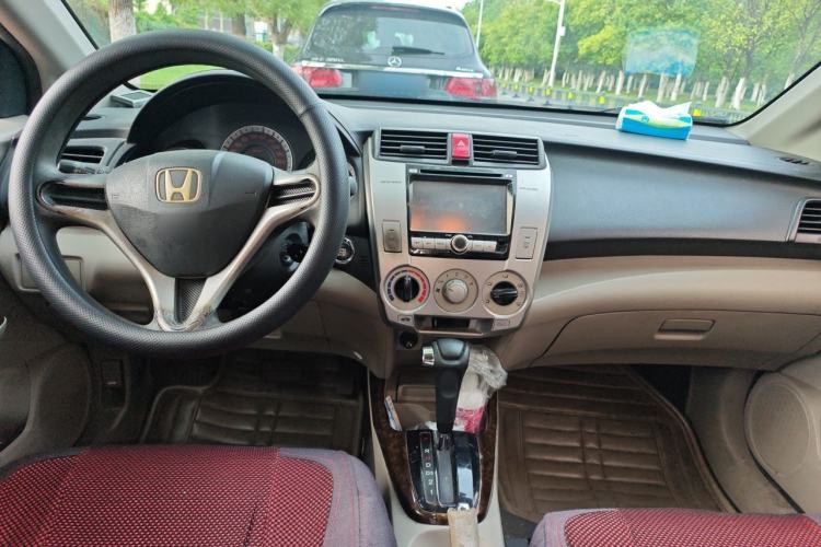 Used Honda City Classic 2008 1.5L Automatic Elite Edition Center Console