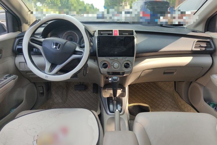 Used Honda City Classic 2008 1.5L Automatic Elite Edition Center Console